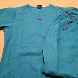 Scrub set